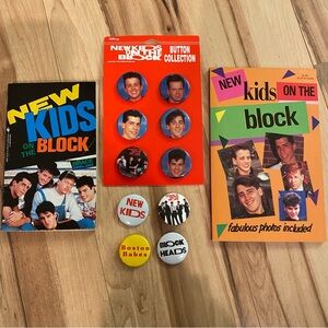 New Kids on the Block Vintage 1989 book & Button Collection Set